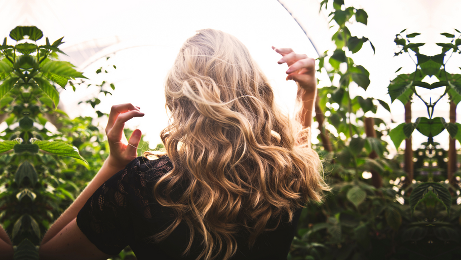 10 Superfoods to Eat for healthy hair