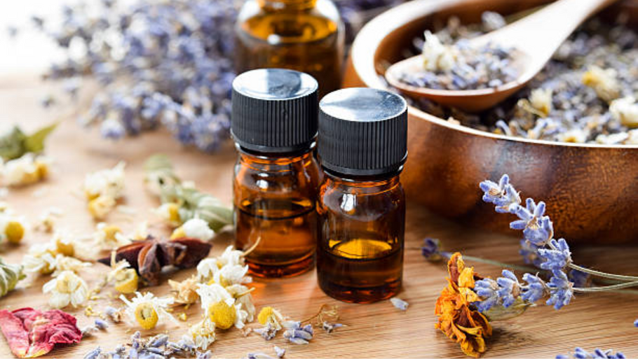 Essential Oils and Emotional Well-Being: Healing Through Scent