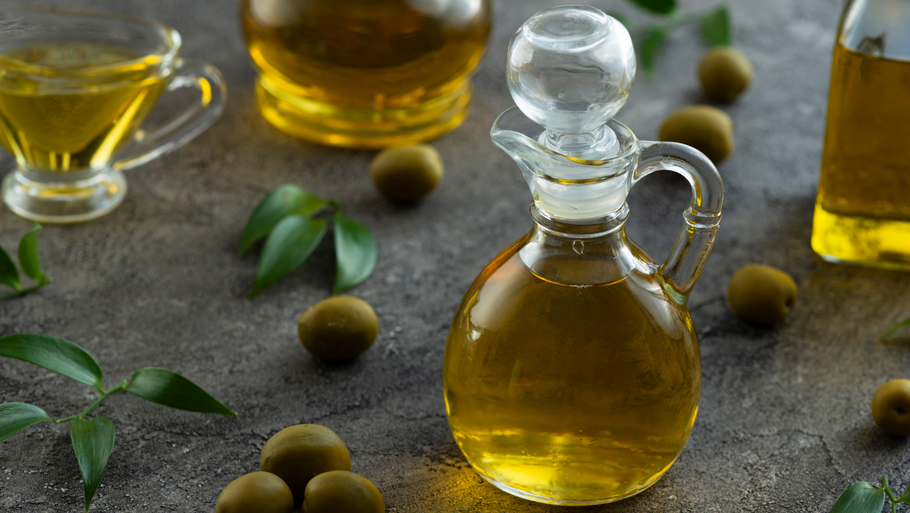 5 Oils that will cure your hair problems- AWEGANICS Naturals