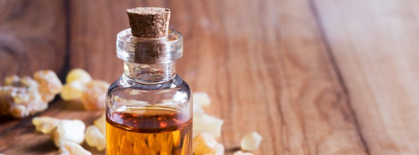 7 Powerful Benefits of Frankincense Essential Oil for Mind, Body & Spirit
