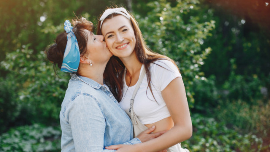 5 Tips to Celebrate Mother's Day in a Healthy Way.